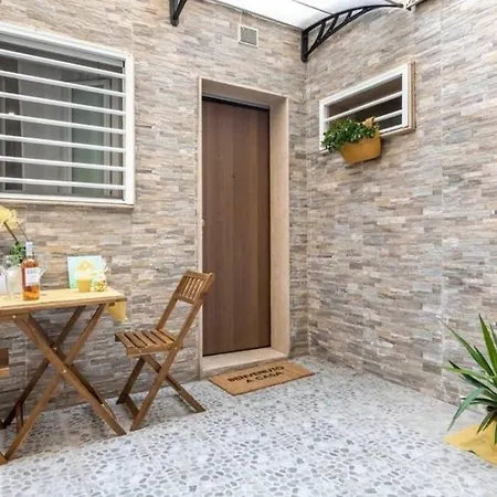 Bari Dante Center Апартаменты